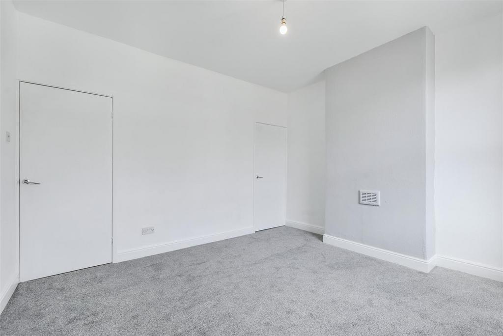 Bedroom 1 2.jpeg