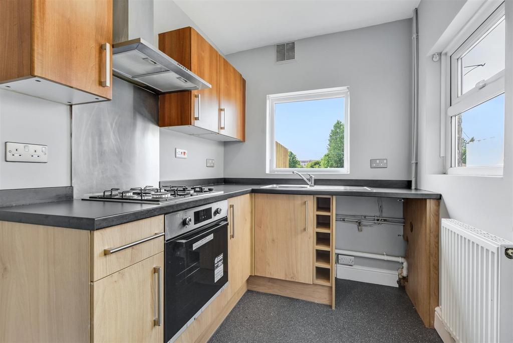 Kitchen 2.jpeg