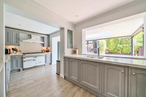 undefined, George Eliot Close, Surrey GU8