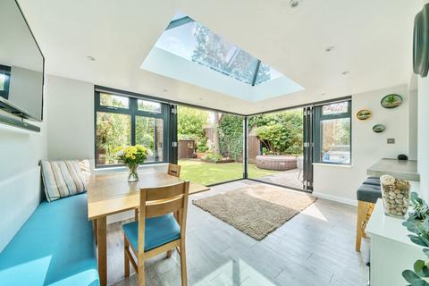 undefined, George Eliot Close, Surrey GU8