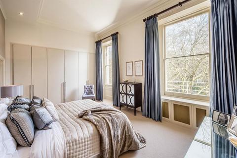 3 bedroom flat to rent, Princes Gate, London, SW7