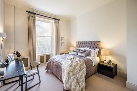 3 bedroom flat to rent, Princes Gate, London, SW7
