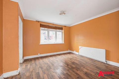 2 bedroom terraced house for sale, Faringdon Avenue, Romford, RM3