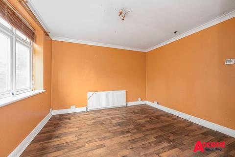 2 bedroom terraced house for sale, Faringdon Avenue, Romford, RM3