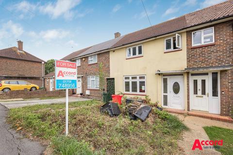 2 bedroom terraced house for sale, Faringdon Avenue, Romford, RM3