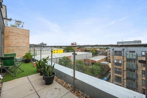 undefined, Pontes Avenue, Hounslow