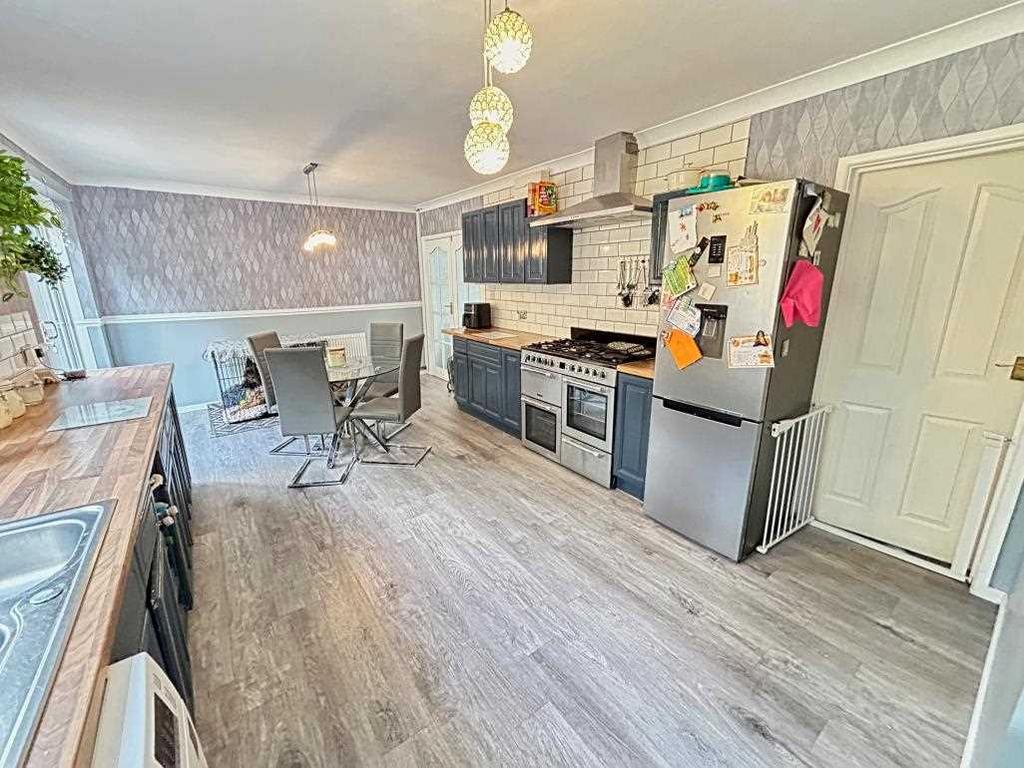 Kitchen Diner Alt.