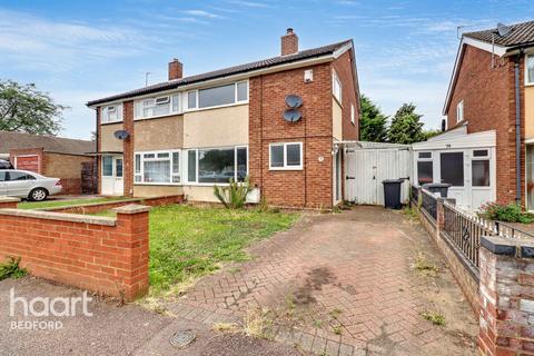 3 bedroom semi-detached house to rent, Gloucester Road, BEDFORD