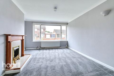 3 bedroom semi-detached house to rent, Gloucester Road, BEDFORD