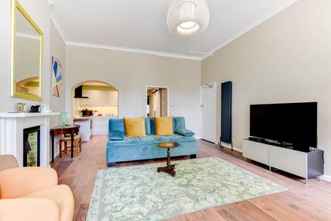 1 bedroom flat to rent, Crescent Court, Adelaide Crescent, Hove