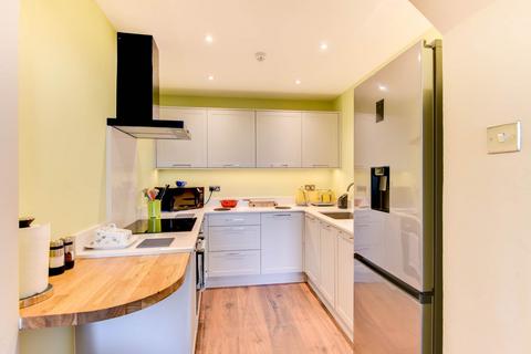 1 bedroom flat to rent, Crescent Court, Adelaide Crescent, Hove