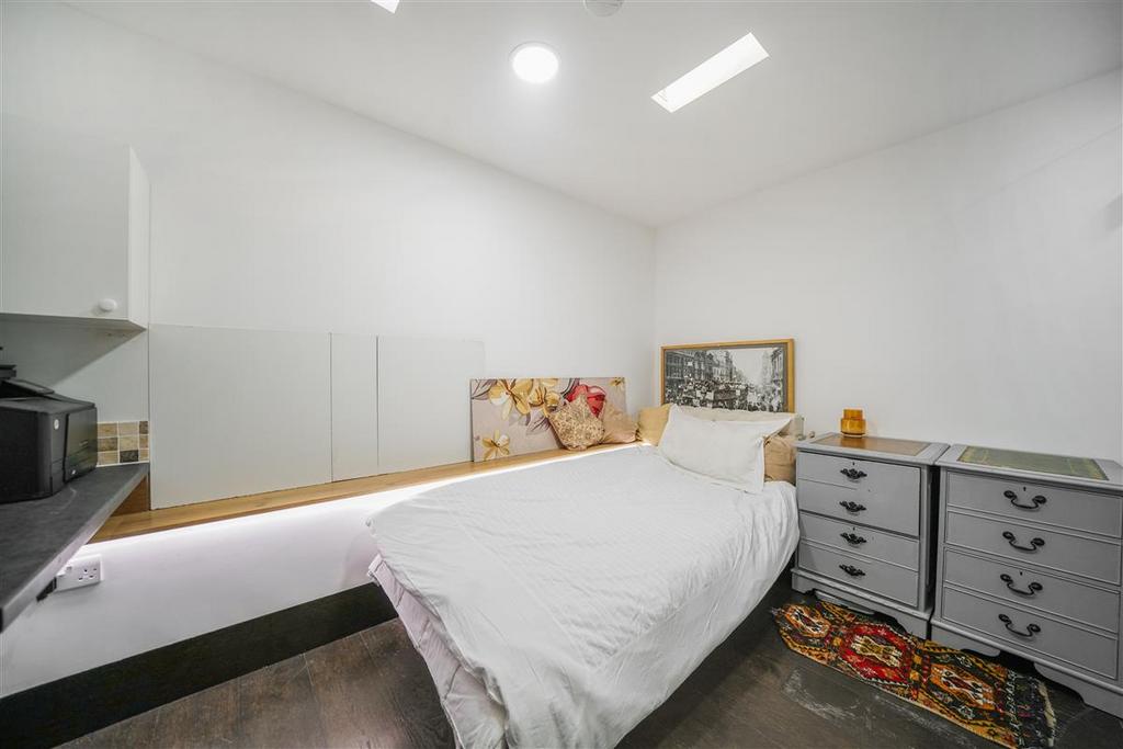 Self-Contained Flat