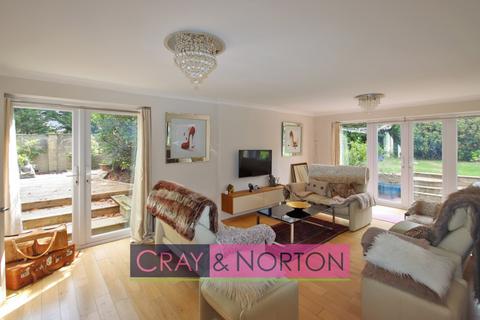 28 Tanglewood Close, Croydon, CR0 5HX