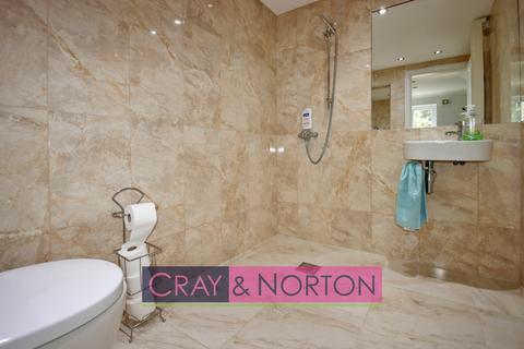 28 Tanglewood Close, Croydon, CR0 5HX