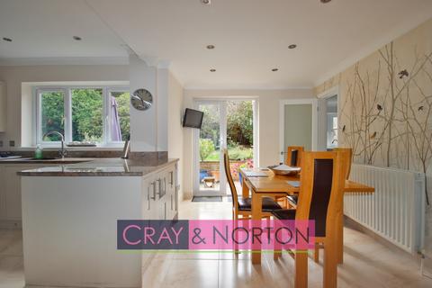 28 Tanglewood Close, Croydon, CR0 5HX