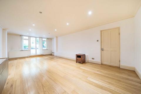 3 bedroom flat for sale, Langland Gardens, London NW3