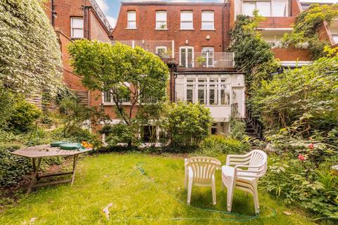 3 bedroom flat for sale, Langland Gardens, London NW3