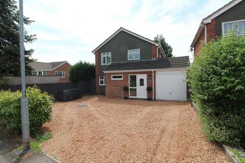 3 bedroom detached house for sale, Whinham Avenue, Leicester LE9