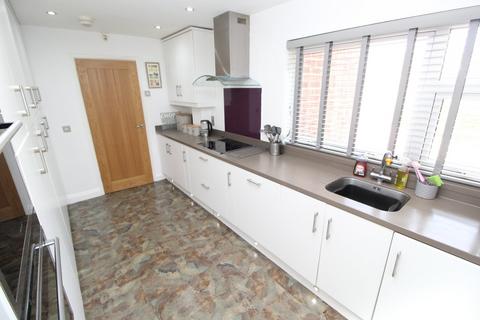 3 bedroom detached house for sale, Whinham Avenue, Leicester LE9