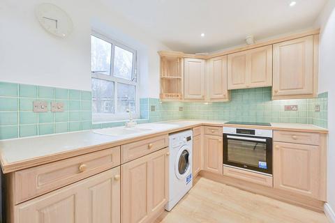 Alfred Close, Chiswick, London, W4