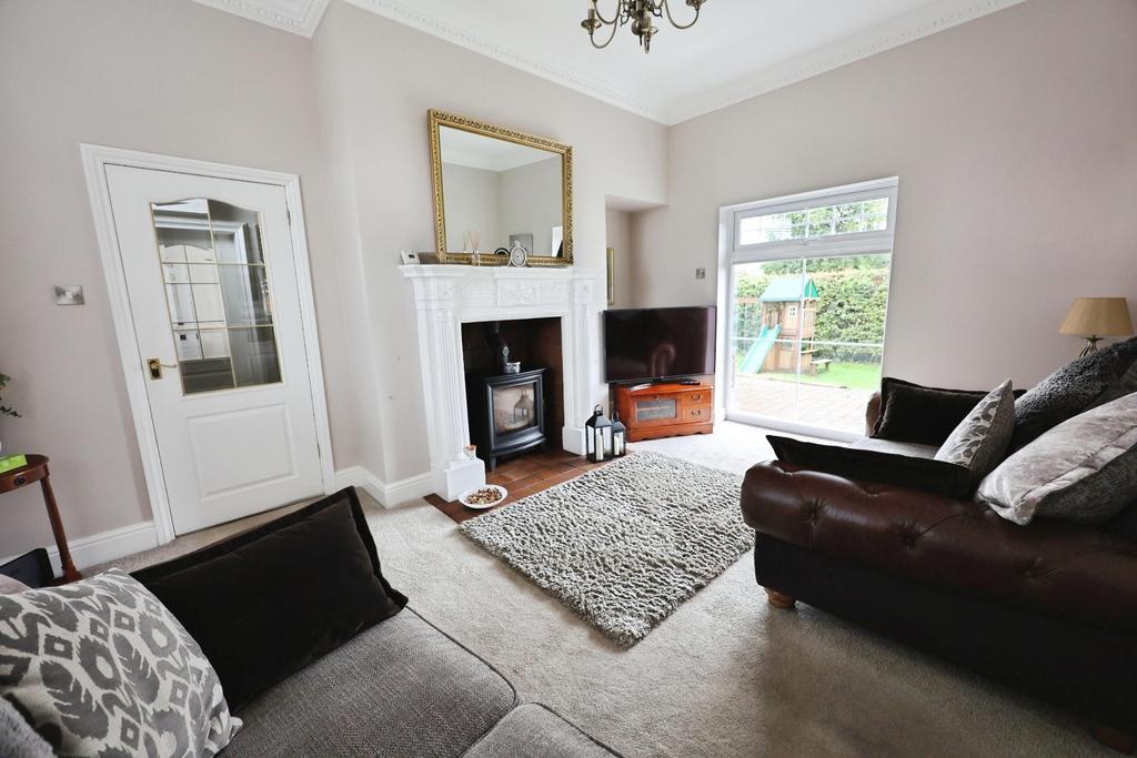 Pbox-living room-316566.jpg