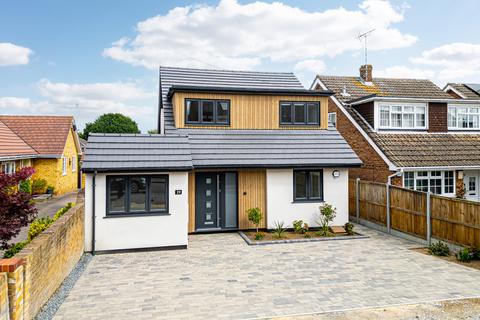 5 bedroom detached house for sale, Friern Gardens, Wickford, SS12