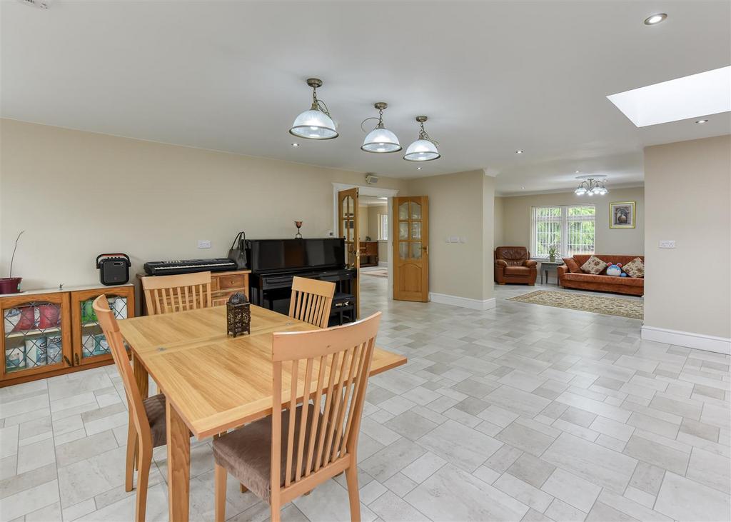 The Cottage-family3.jpg