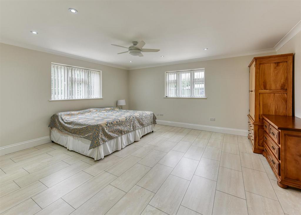 The Cottage-bed1.jpg