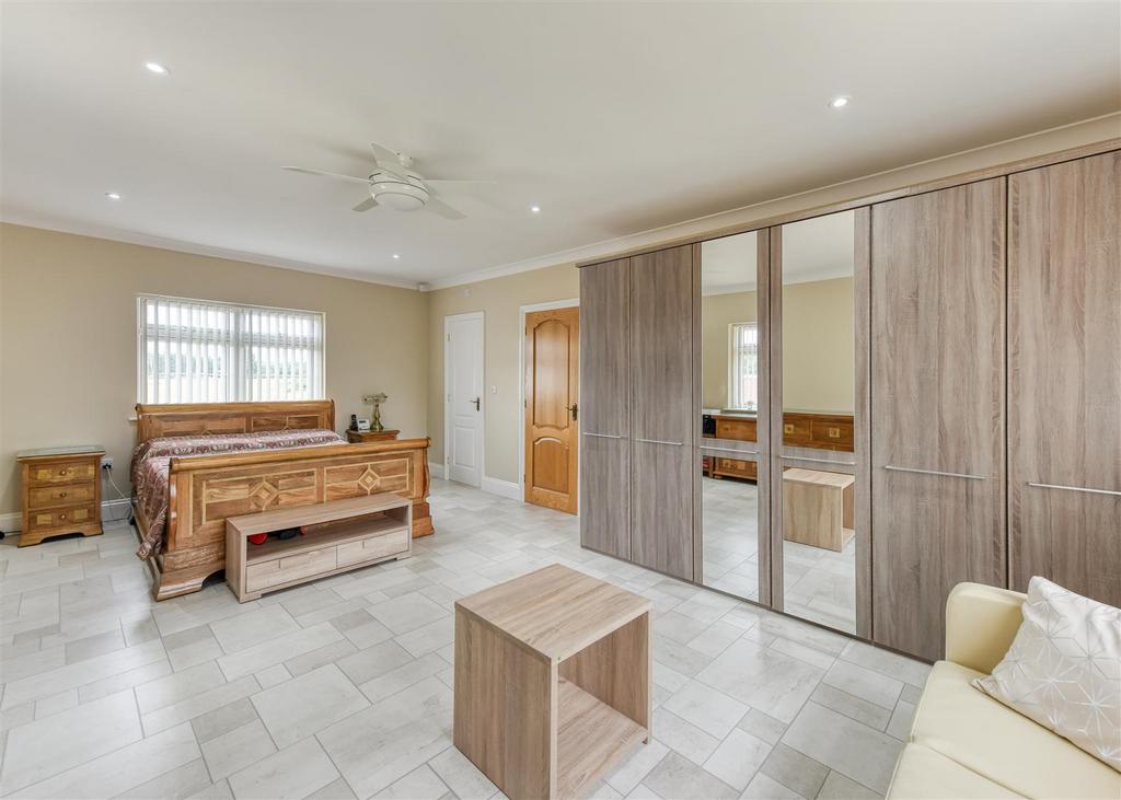 The Cottage-bed4.jpg
