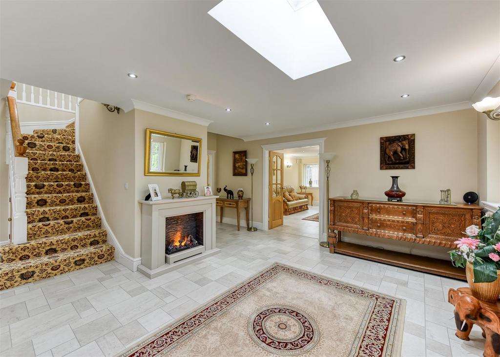 The Cottage-hall3.jpg