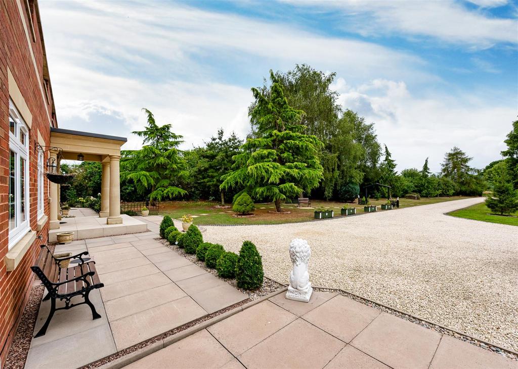 The Cottage-external2.jpg