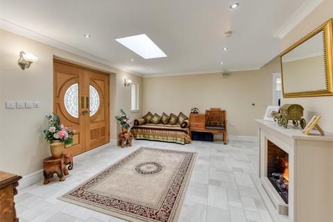 6 bedroom detached house for sale, The Cottage, Bennetts Lane, Pattingham, Wolverhampton, WV6 7EY