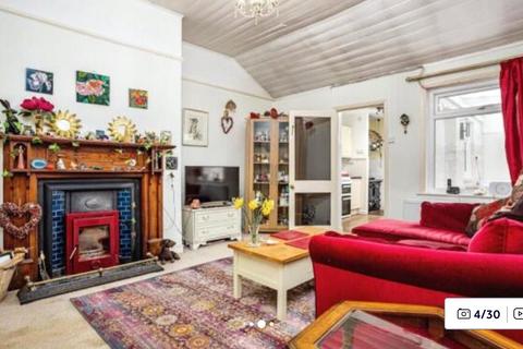 Gwynfryn Lampeter Road, Tregaron, SY25 6HG