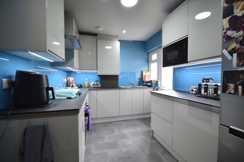 2 bedroom maisonette for sale, Kenton Lane,Harrow,HA3 8RN