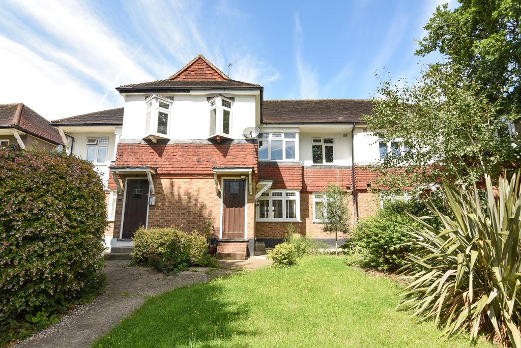 Westwood Court, Wimbledon, SW19 2 bed maisonette - £2,250 pcm (£519 pw)