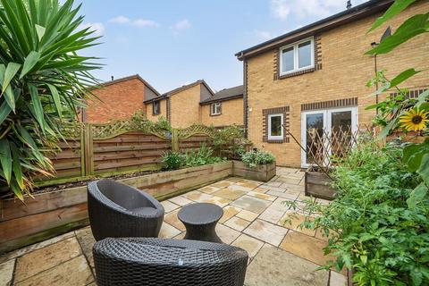 39 Tarragon Close, London, SE14 6DL