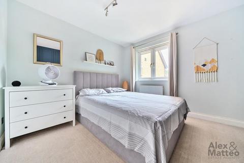 39 Tarragon Close, London, SE14 6DL