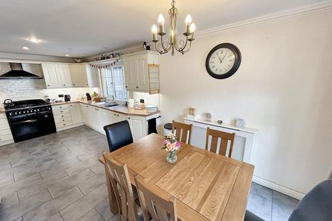 44 Daphne Road, Bryncoch, Neath, SA10 8DU