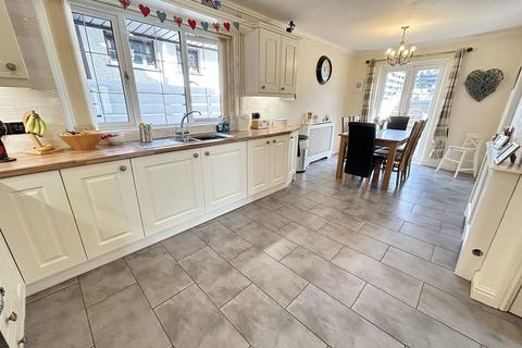 44 Daphne Road, Bryncoch, Neath, SA10 8DU