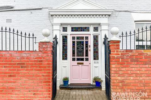 undefined, Walton Road, West Molesey KT8