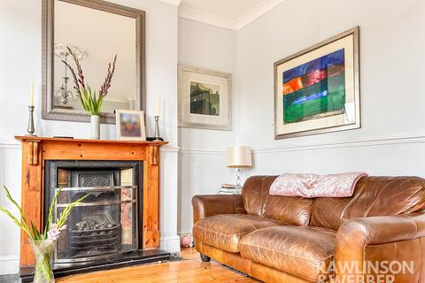 undefined, Walton Road, West Molesey KT8