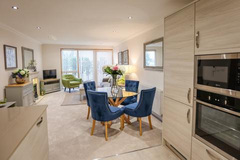 2 bedroom flat to rent, Castle View Retirement Village, Helston Lane, Windsor, Berkshire