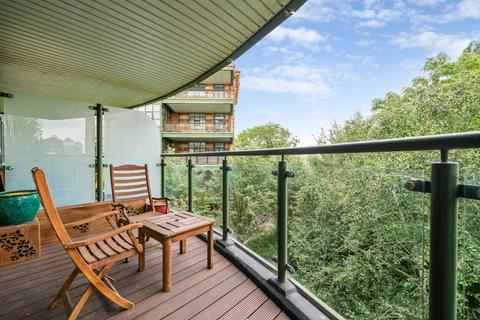 2 bedroom flat for sale, Brasenose Drive, Barnes, London