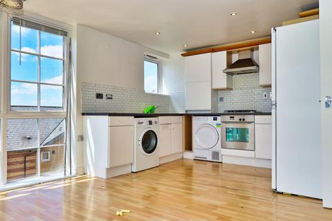 3 bedroom apartment to rent, Malt House Place, Romford, RM1
