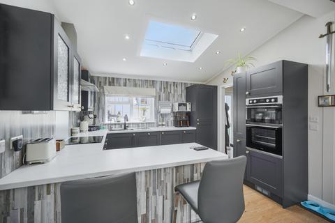 2 bedroom park home for sale, Newquay, Cornwall, TR8
