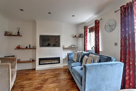 22 Briar Grove, Ely, CB6 3EU