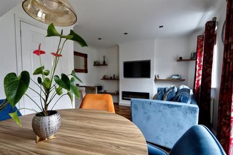 22 Briar Grove, Ely, CB6 3EU