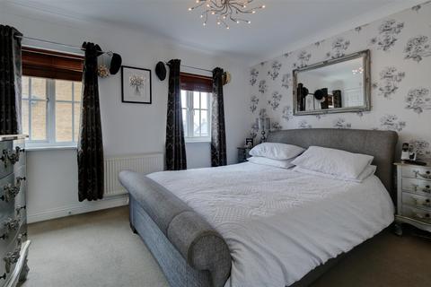 22 Briar Grove, Ely, CB6 3EU