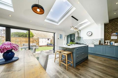undefined, Ridgeway Road, Isleworth TW7