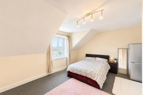 undefined, Hatton Road, Bedfont TW14
